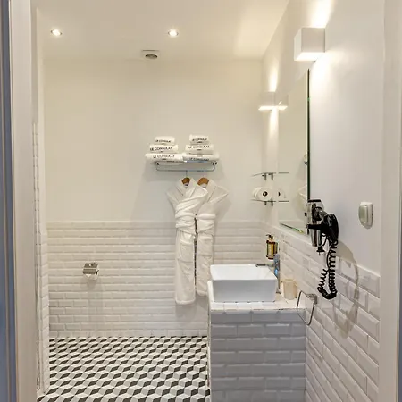 Le Consulat Hotel Lisbon Room photo